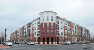 Castle Lanterra Properties has purchased Alexan CityView, a 544-unit apartment community in Bayonne, N.J., and will rename the property Harbor Pointe.